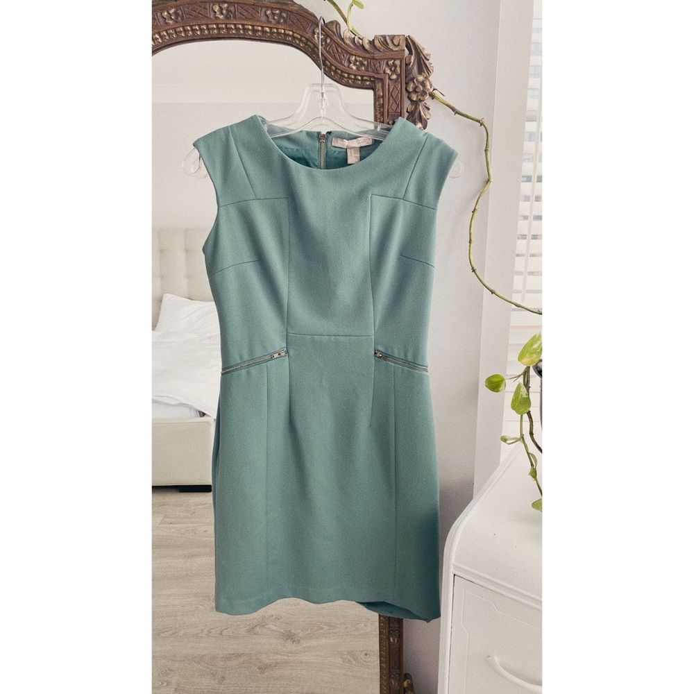 Unknown brand business casual dress with zipper details on hips